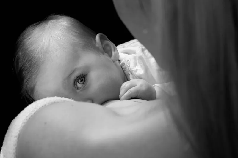 tatiana-instants-de-vie-photographe-allaitement2-38 tatiana-instants-de-vie-photographe-allaitement2-38